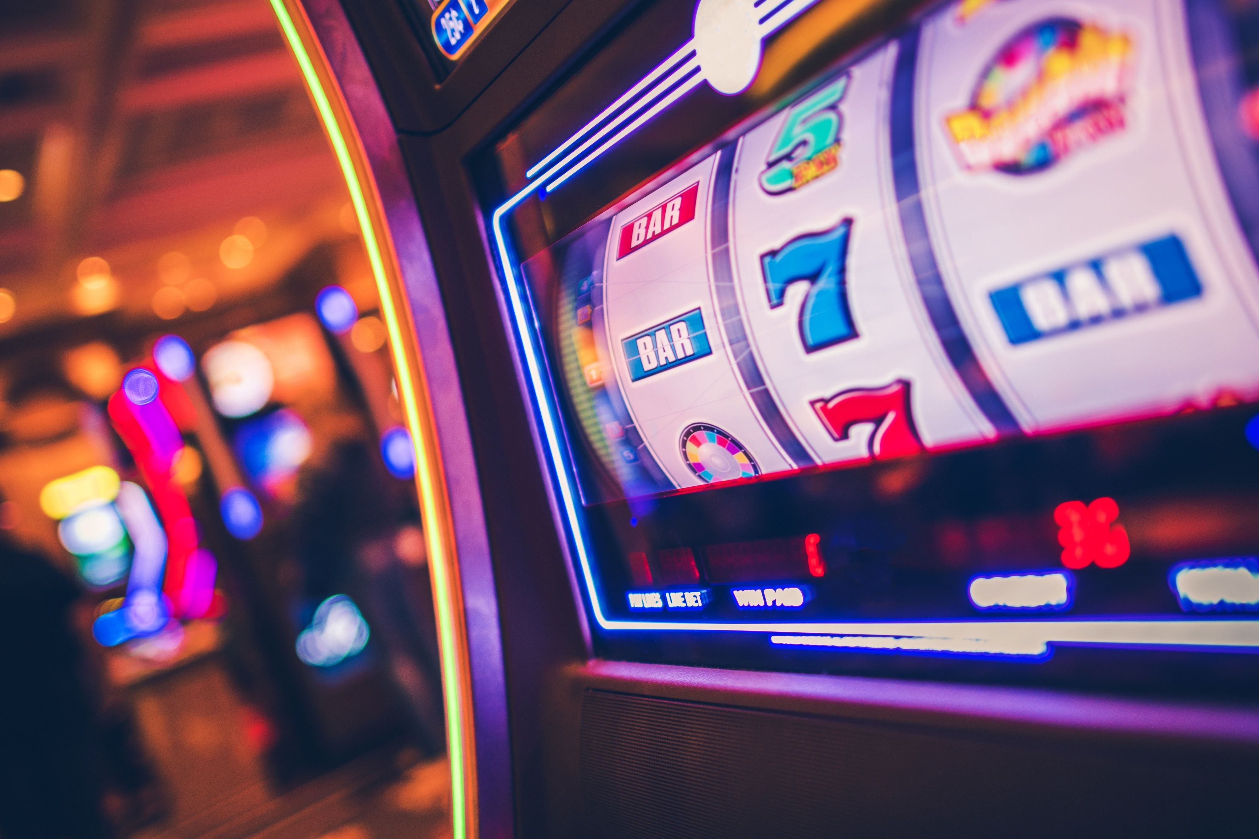 Live dealer blackjack table with multi-camera setup